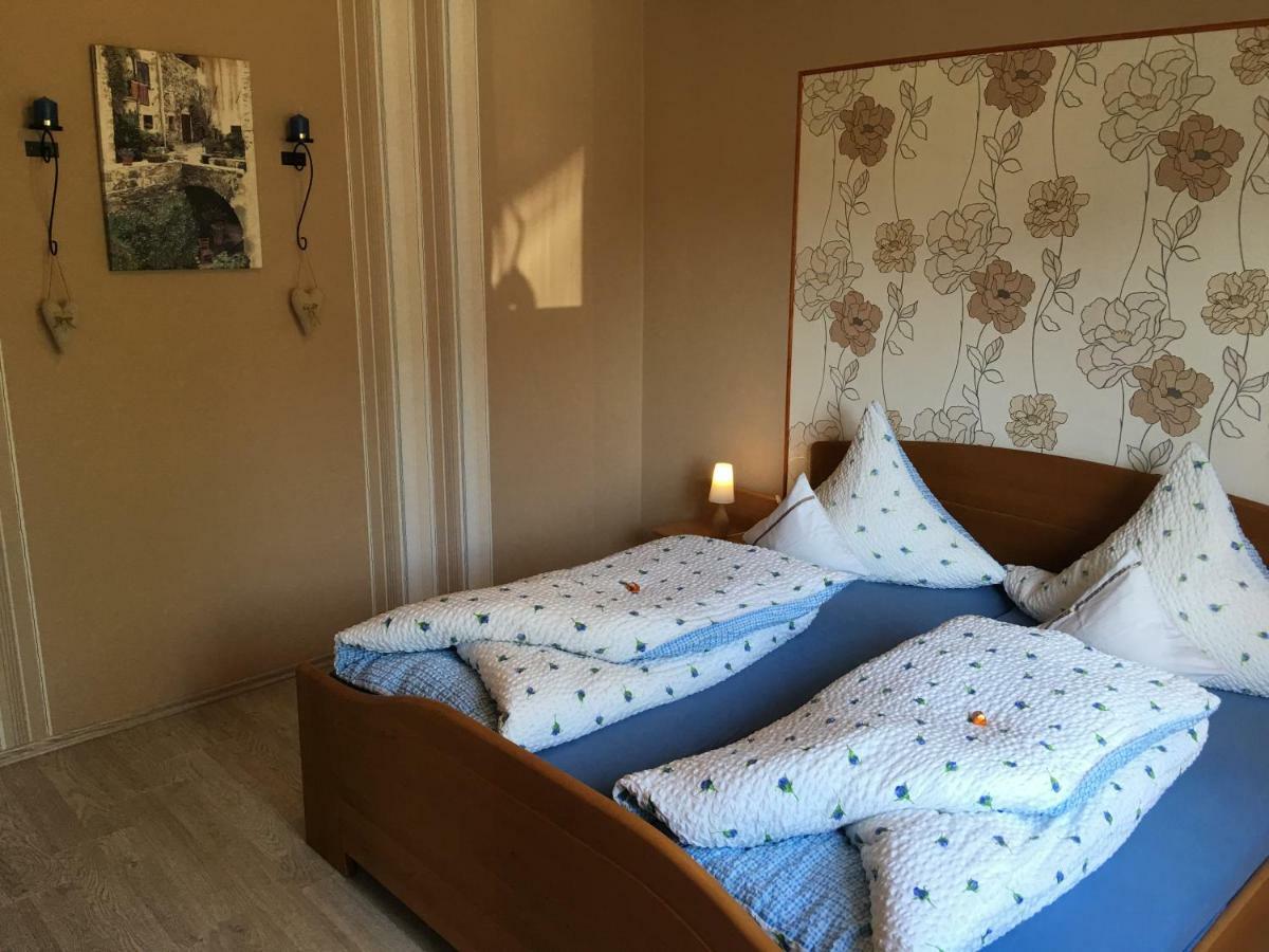 Ferienwohnung Martina Zell an der Mosel Bagian luar foto