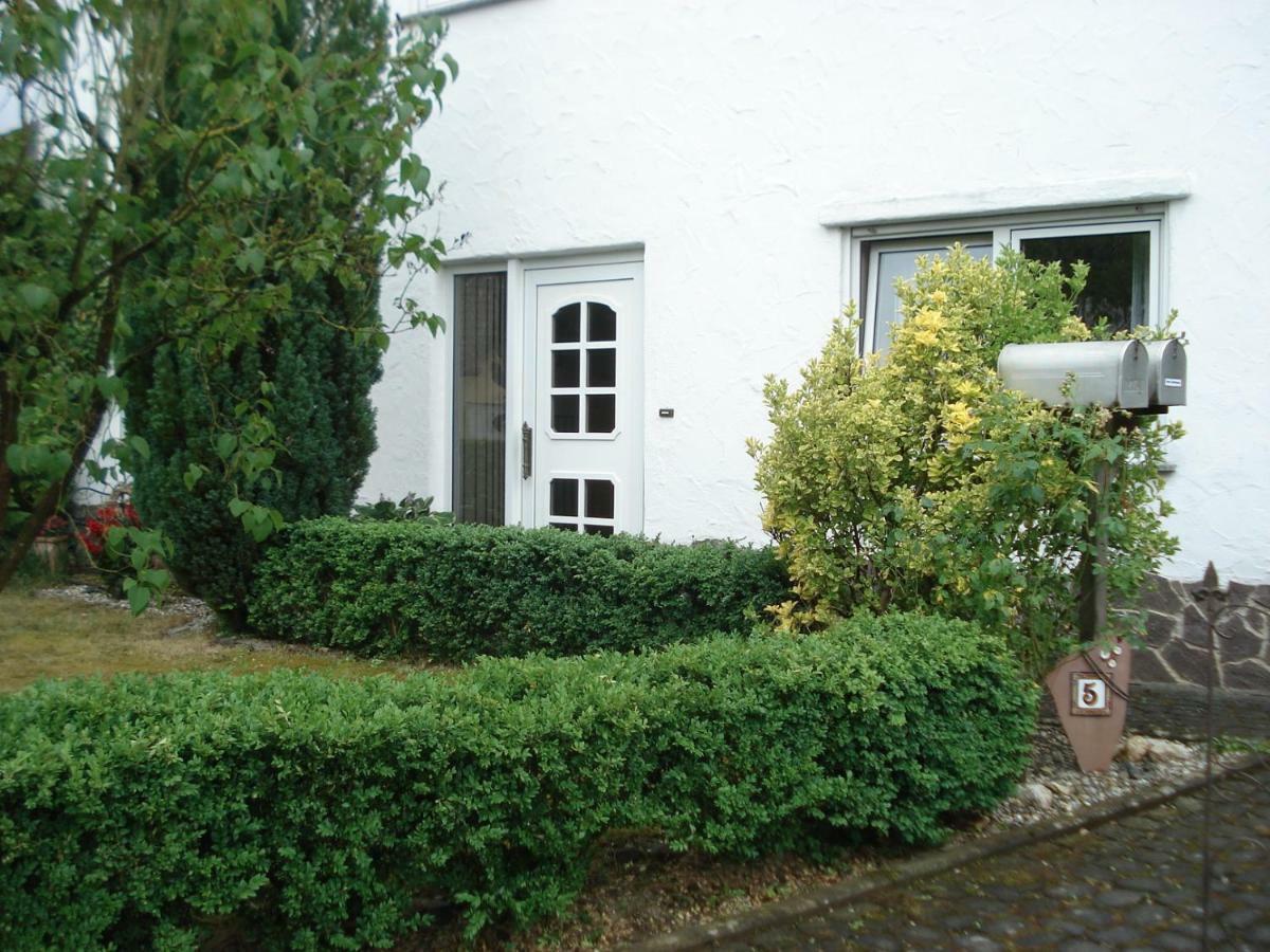 Ferienwohnung Martina Zell an der Mosel Bagian luar foto